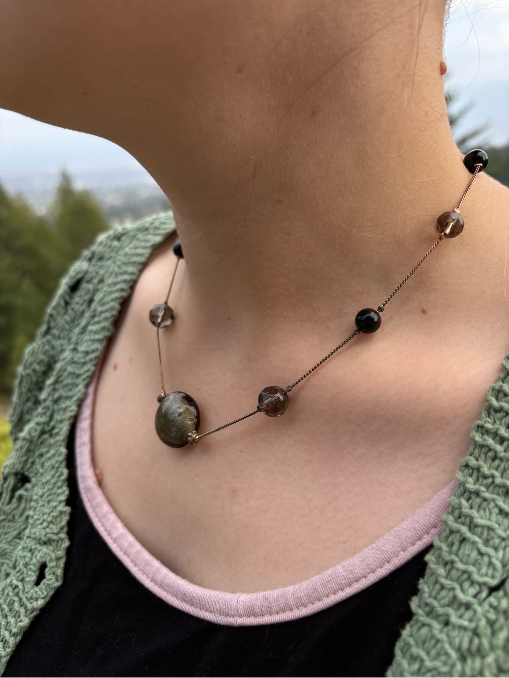 Great 90s Glass Gold Tone Beaded Necklace